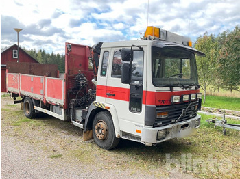 Autocarro con pianale/ Cassone fisso VOLVO FL