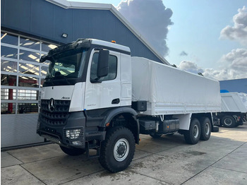 Camion centinato MERCEDES-BENZ Arocs