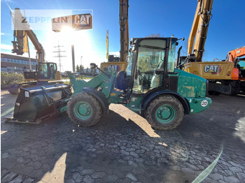 Pala gommata CATERPILLAR 906M