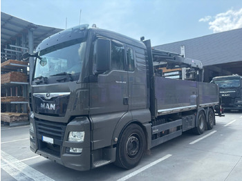 Camion con gru MAN TGX 26.460