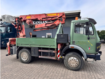 Camion con gru MERCEDES-BENZ