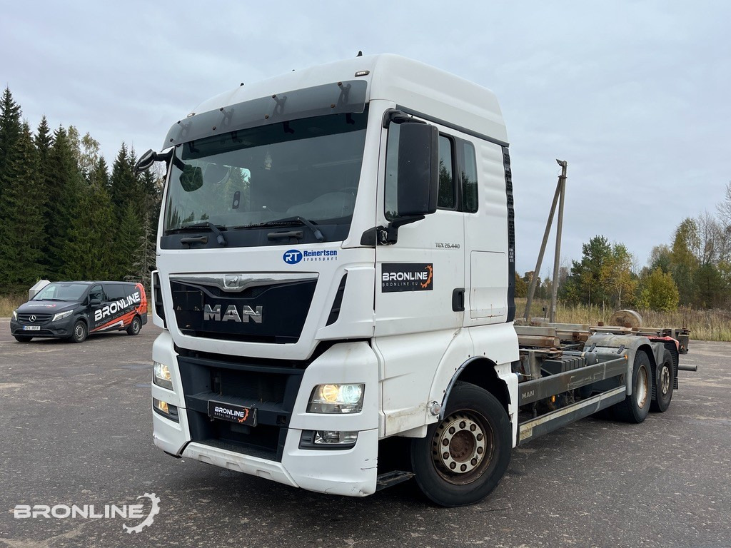 2016 MAN TGX 26.440 6x2 BDF - Autocarro portacontainer/ Caisse interchangeable: foto 1 2016 MAN TGX 26.440 6x2 BDF - Autocarro portacontainer/ Caisse interchangeable: foto 1