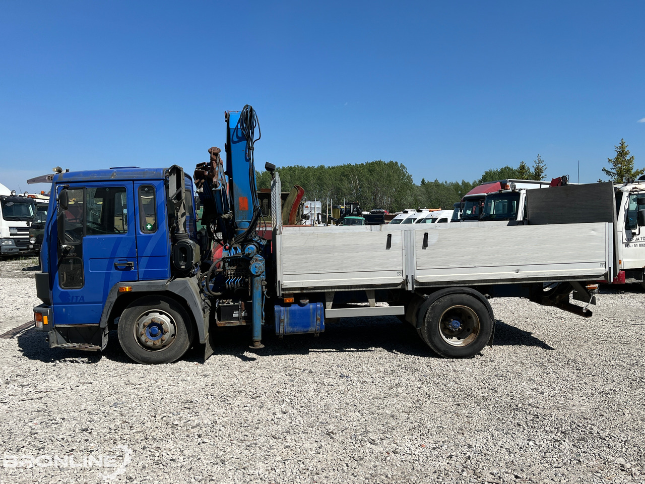 VOLVO FL611 + Palfinger PK 8200 - Autocarro con pianale/ Cassone fisso, Camion con gru: foto 2 VOLVO FL611 + Palfinger PK 8200 - Autocarro con pianale/ Cassone fisso, Camion con gru: foto 2