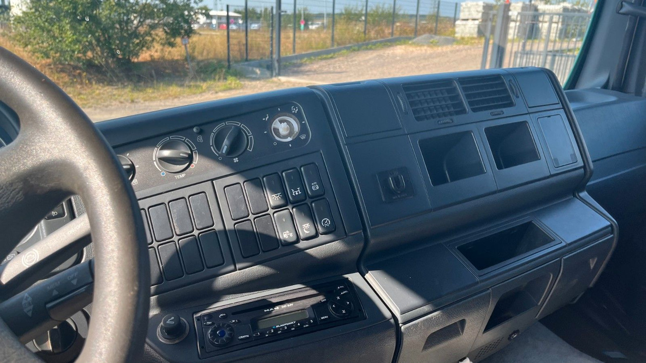 Furgone con cassone fisso MAN TGL 8.180 4x2 Kran Hiab Tempomat MAN TGL 8.180 4x2 Kran Hiab Tempomat: foto 8 Furgone con cassone fisso MAN TGL 8.180 4x2 Kran Hiab Tempomat MAN TGL 8.180 4x2 Kran Hiab Tempomat: foto 8