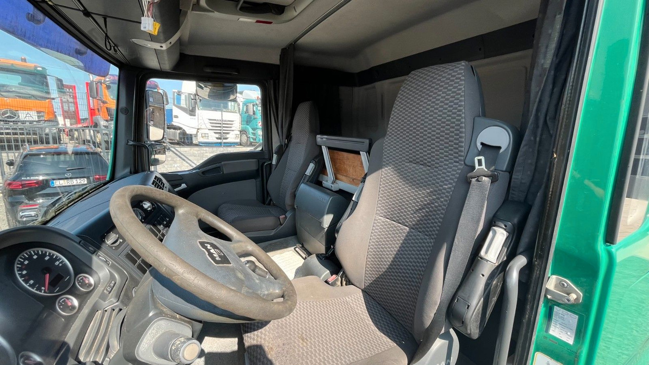 Furgone con cassone fisso MAN TGL 8.180 4x2 Kran Hiab Tempomat MAN TGL 8.180 4x2 Kran Hiab Tempomat: foto 6 Furgone con cassone fisso MAN TGL 8.180 4x2 Kran Hiab Tempomat MAN TGL 8.180 4x2 Kran Hiab Tempomat: foto 6