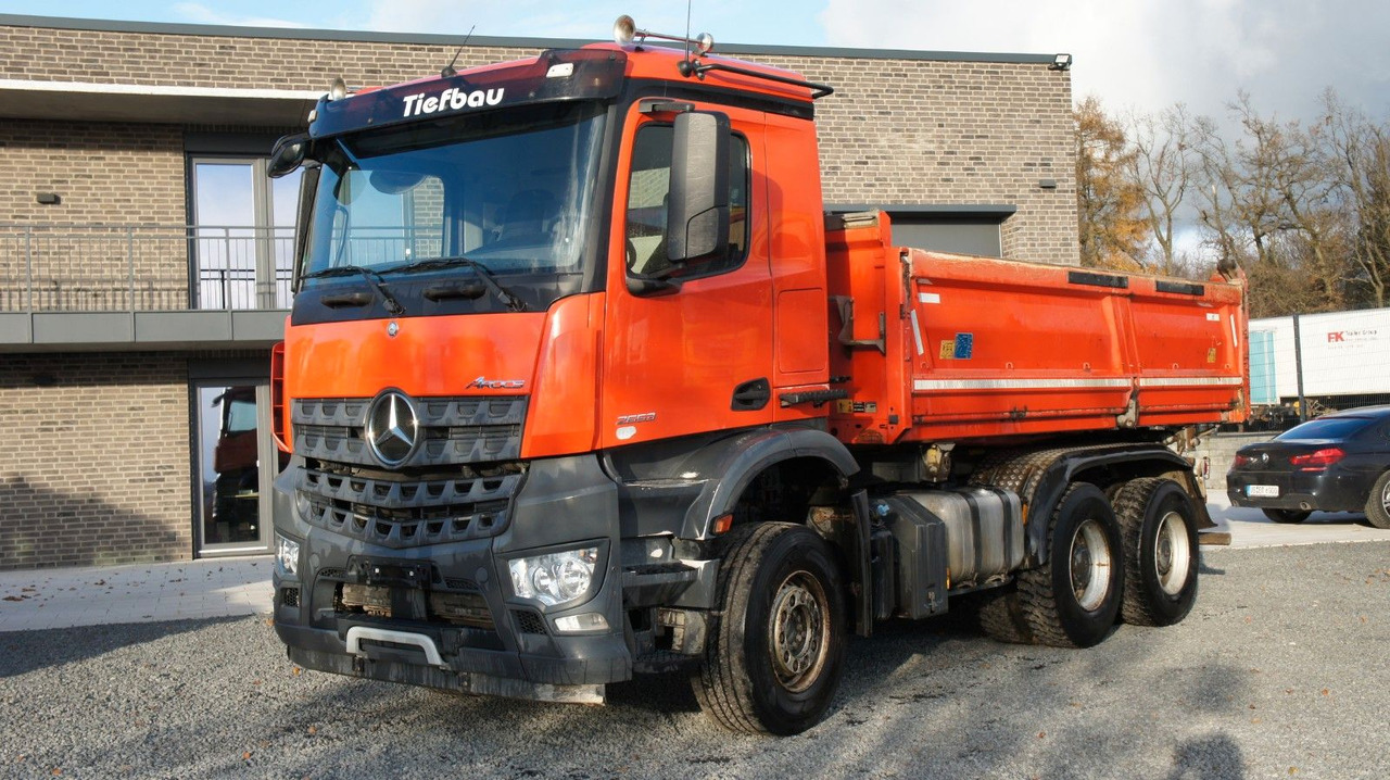 Mercedes-Benz Arocs 2653 Dreiseitenkipper Meiller Bordmatik - Autocarro ribaltabile: foto 2 Mercedes-Benz Arocs 2653 Dreiseitenkipper Meiller Bordmatik - Autocarro ribaltabile: foto 2