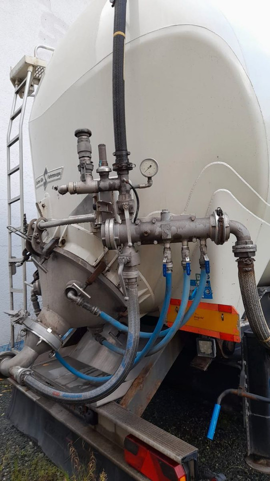 Spitzer SK 2753 CAL 53m³ Kippsilo - Semirimorchio silos: foto 4 Spitzer SK 2753 CAL 53m³ Kippsilo - Semirimorchio silos: foto 4