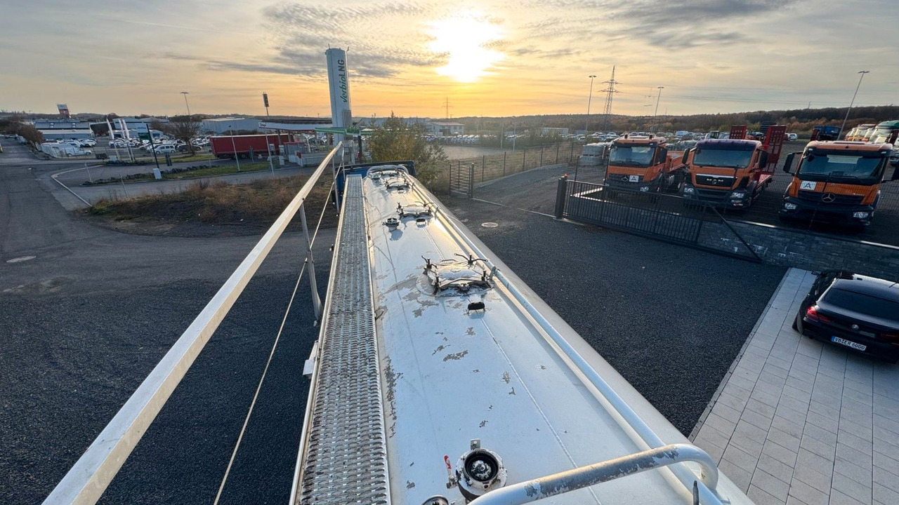 Spitzer SK 2760 CAL GGVS 60m³ Kippsilo - Semirimorchio silos: foto 5 Spitzer SK 2760 CAL GGVS 60m³ Kippsilo - Semirimorchio silos: foto 5