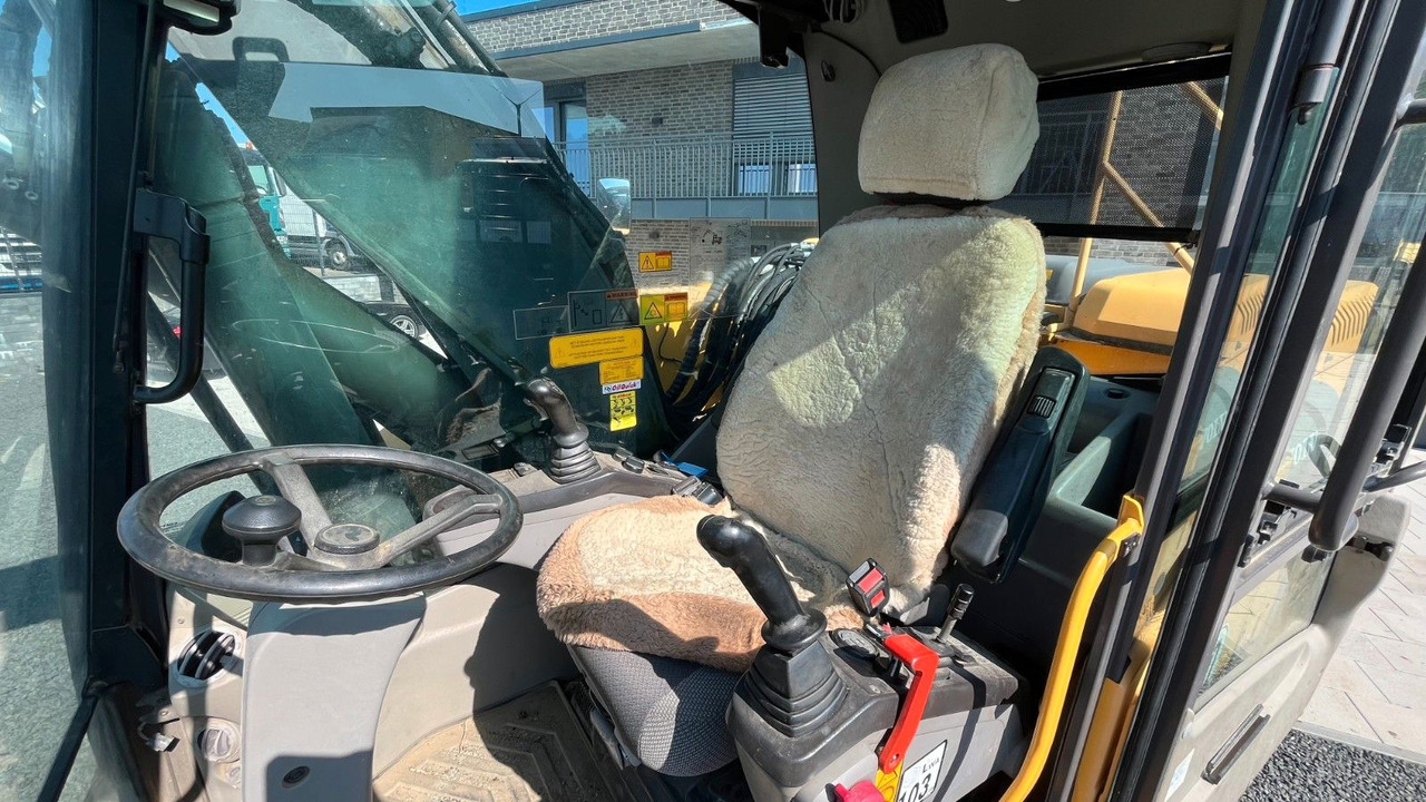 Volvo EW180D 20500 Kg Verstellausleger OilQuick - Escavatore gommato: foto 5 Volvo EW180D 20500 Kg Verstellausleger OilQuick - Escavatore gommato: foto 5