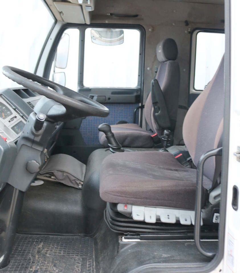MAN 8.150 LE DOKA KOFFER + LBW + AHK / Wohnmobil - Furgone box, Furgone doppia cabina: foto 4 MAN 8.150 LE DOKA KOFFER + LBW + AHK / Wohnmobil - Furgone box, Furgone doppia cabina: foto 4