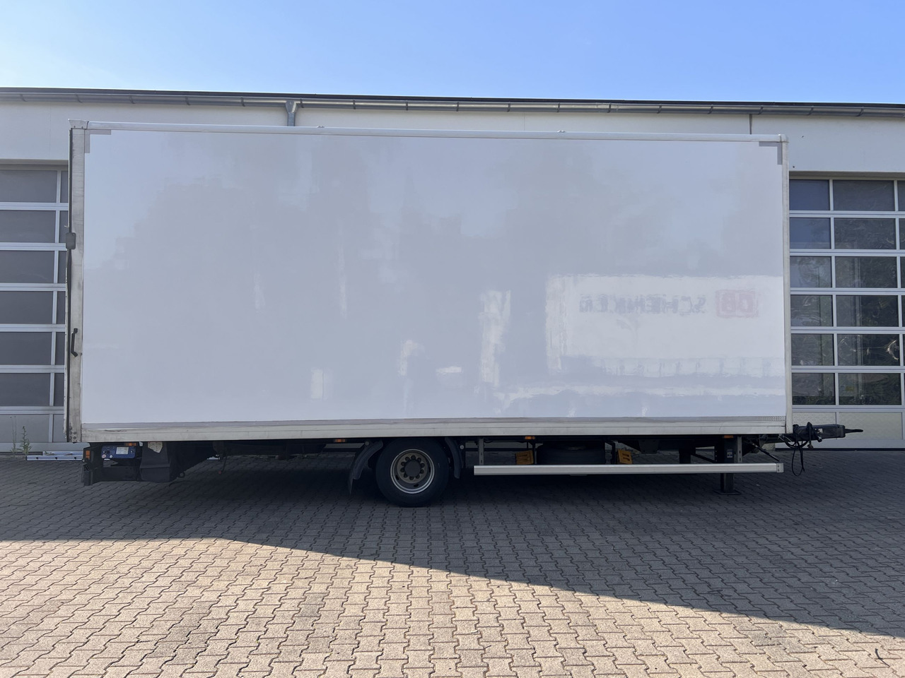 Ackermann Z-KA-F10.5/7,6 1 Achs Kofferanhänger, Ladebordwand - Rimorchio furgonato: foto 5 Ackermann Z-KA-F10.5/7,6 1 Achs Kofferanhänger, Ladebordwand - Rimorchio furgonato: foto 5