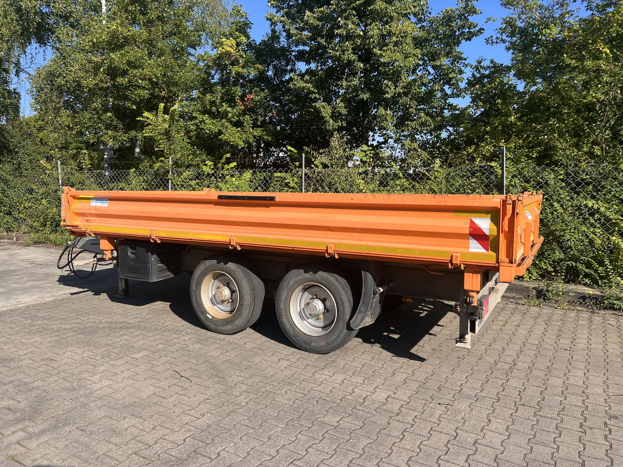 Blomenroehr 888/14000 14 t Tandemkipper- Tieflader - Rimorchio ribaltabile: foto 3 Blomenroehr 888/14000 14 t Tandemkipper- Tieflader - Rimorchio ribaltabile: foto 3