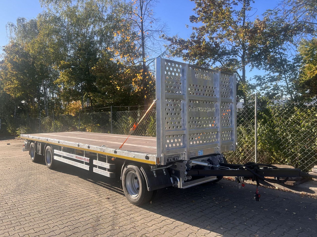 Möslein 3 Achs Jumbo- Plato- Anhänger, 10,5 m Ladefläch - Rimorchio pianale/ Cassonato: foto 3 Möslein 3 Achs Jumbo- Plato- Anhänger, 10,5 m Ladefläch - Rimorchio pianale/ Cassonato: foto 3