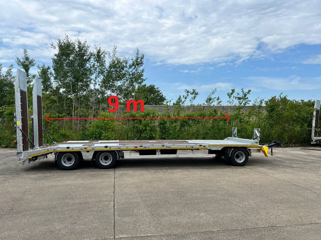 Möslein 3 Achs Tieflader mit gerader Ladefläche 9 m, Ne - Rimorchio pianale ribassato: foto 1 Möslein 3 Achs Tieflader mit gerader Ladefläche 9 m, Ne - Rimorchio pianale ribassato: foto 1