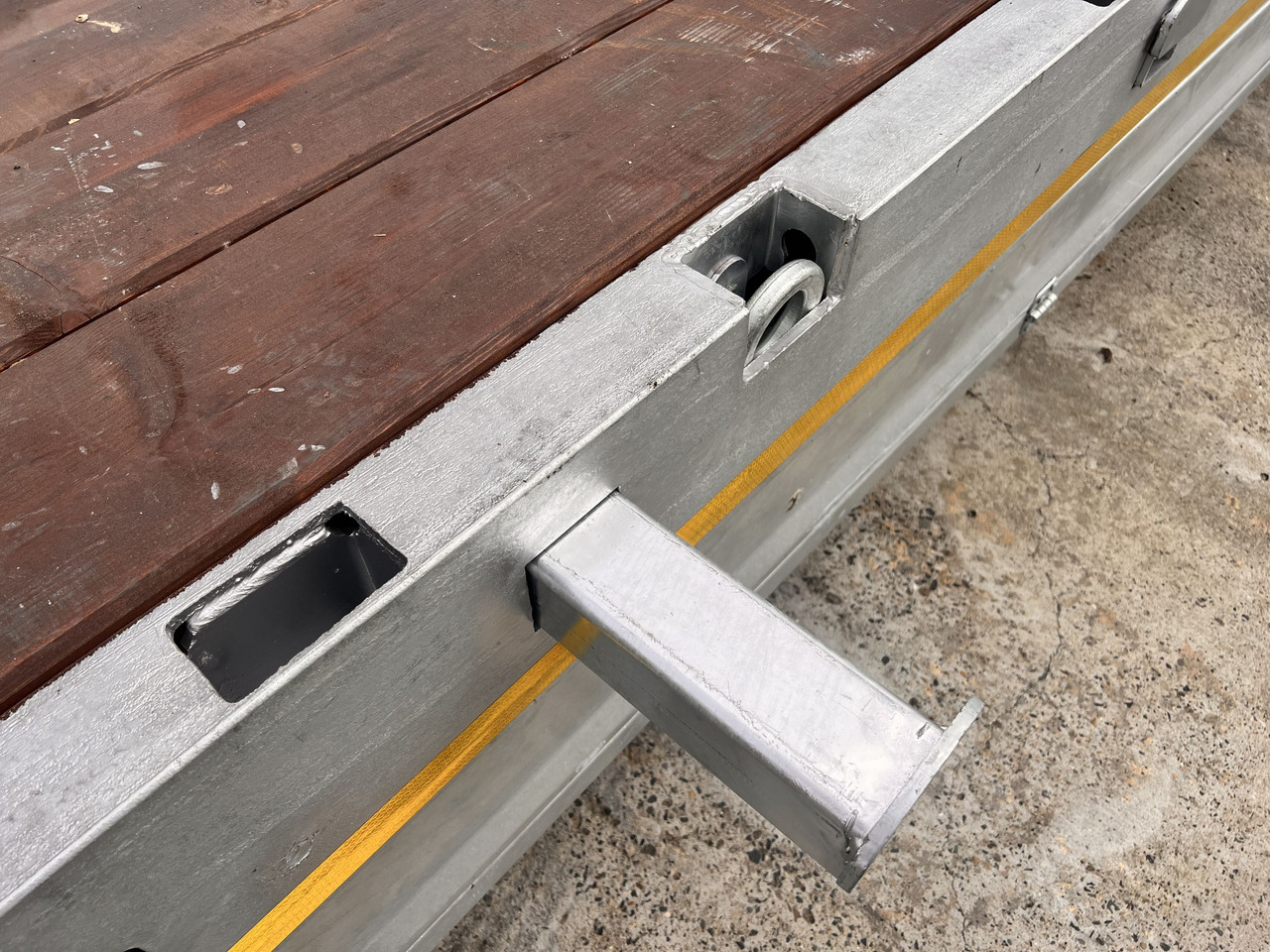 Möslein ST 3  3 Achs Satteltieflader neu - Semirimorchio pianale ribassato: foto 3 Möslein ST 3  3 Achs Satteltieflader neu - Semirimorchio pianale ribassato: foto 3