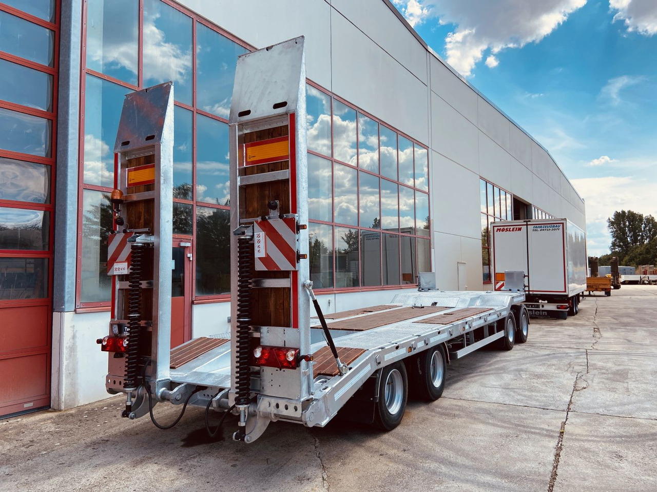 Möslein T 4 VB F 4 Achs Tieflader- Anhänger, Neufahrzeug - Rimorchio pianale ribassato: foto 5 Möslein T 4 VB F 4 Achs Tieflader- Anhänger, Neufahrzeug - Rimorchio pianale ribassato: foto 5