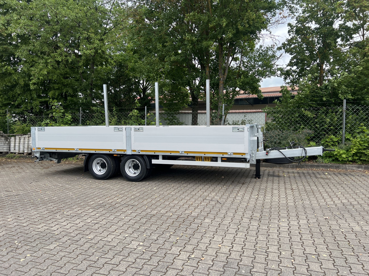 Möslein THT 14,4 G 6,2 14,4 t GG Tandem- Pritschenanhänger- Tieflader - Rimorchio pianale/ Cassonato: foto 1 Möslein THT 14,4 G 6,2 14,4 t GG Tandem- Pritschenanhänger- Tieflader - Rimorchio pianale/ Cassonato: foto 1