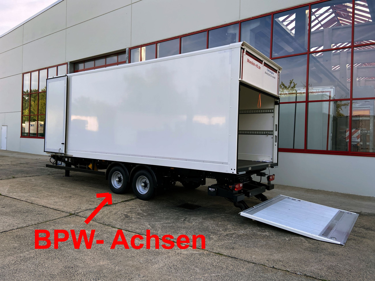 Rimorchio furgonato nuovo Möslein TK0105D-L Weiß Tandem Koffer, Ladebordwand 1,5 t + DurchladbarNeufahrzeug --: foto 9 Rimorchio furgonato nuovo Möslein TK0105D-L Weiß Tandem Koffer, Ladebordwand 1,5 t + DurchladbarNeufahrzeug --: foto 9