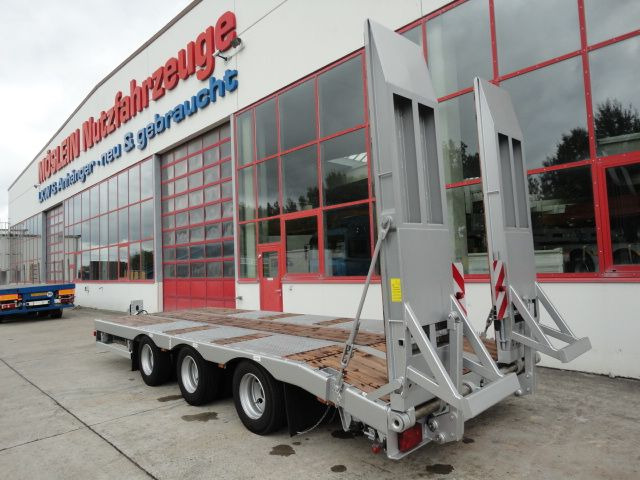 Möslein TT 31 31 t GG Tridem- Tieflader 3 AchsNeufahrzeug - Rimorchio pianale ribassato: foto 3 Möslein TT 31 31 t GG Tridem- Tieflader 3 AchsNeufahrzeug - Rimorchio pianale ribassato: foto 3