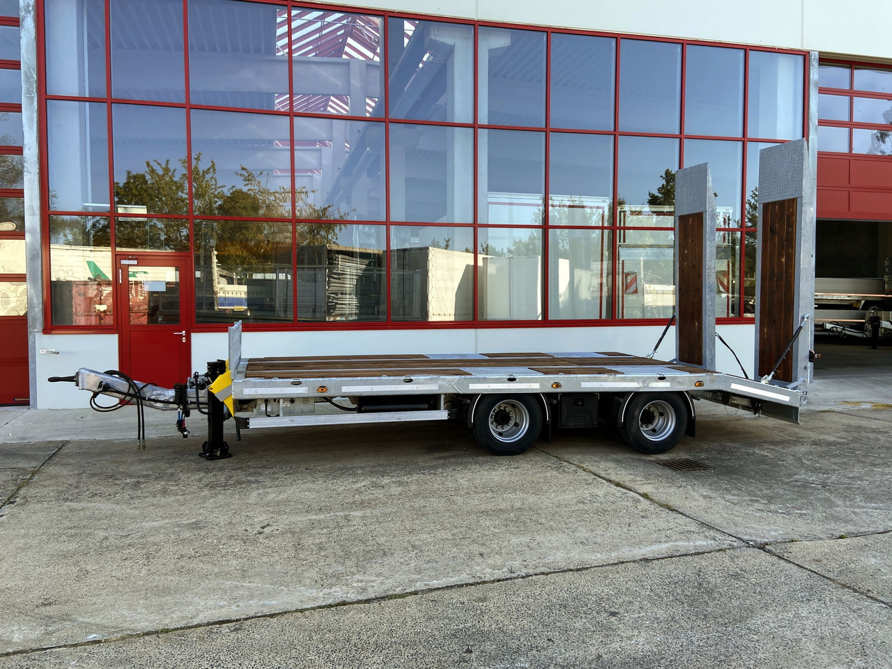 Leasing di Möslein TT21-7,2 Hydr 21 t Tandemtieflader, hydr. Rampen, NEU Möslein TT21-7,2 Hydr 21 t Tandemtieflader, hydr. Rampen, NEU: foto 6 Leasing di Möslein TT21-7,2 Hydr 21 t Tandemtieflader, hydr. Rampen, NEU Möslein TT21-7,2 Hydr 21 t Tandemtieflader, hydr. Rampen, NEU: foto 6