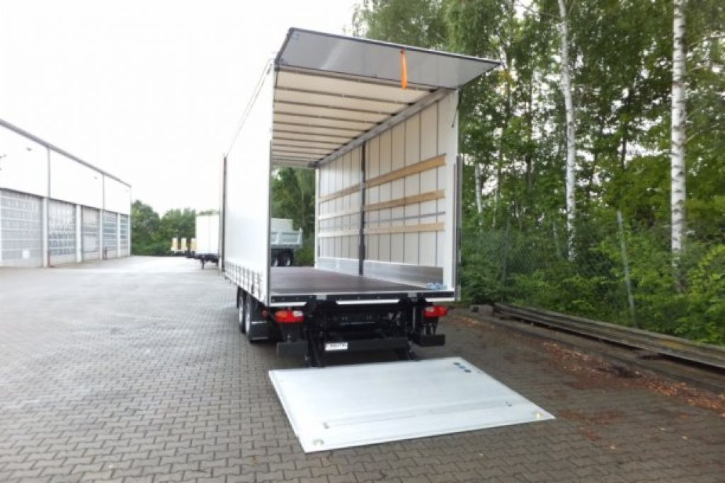 Möslein neuer Planenanhänger, Ladebordwand + Durchladba - Rimorchio centinato: foto 4 Möslein neuer Planenanhänger, Ladebordwand + Durchladba - Rimorchio centinato: foto 4
