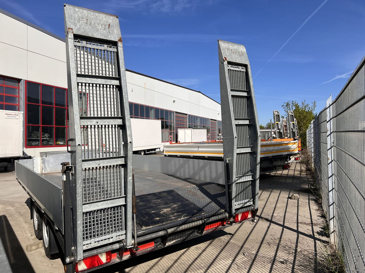 Tandemtieflader, wenig Benutzt - Rimorchio pianale ribassato: foto 4 Tandemtieflader, wenig Benutzt - Rimorchio pianale ribassato: foto 4
