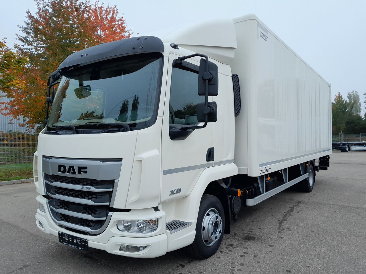 DAF FA XB 230 12t - Autocarro furgonato: foto 1 DAF FA XB 230 12t - Autocarro furgonato: foto 1