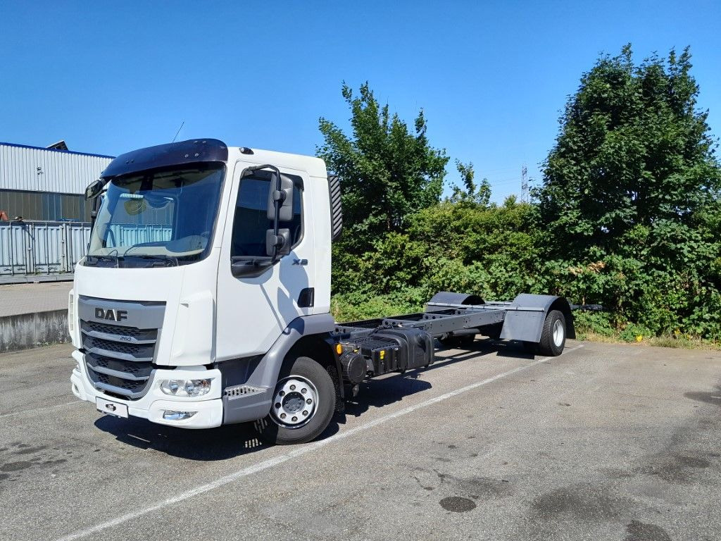 DAF FA XB 260 12t - Autocarro telaio: foto 1 DAF FA XB 260 12t - Autocarro telaio: foto 1