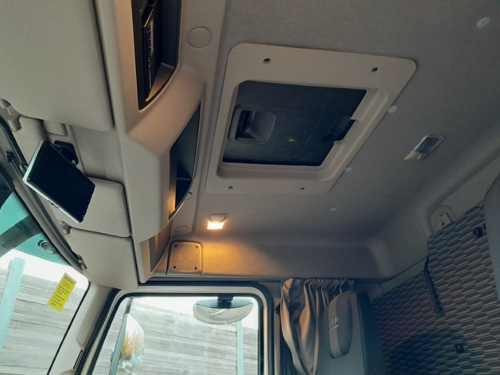 Leasing di  DAF FA XB 290 16t Spier Plywoodkoffer DAF FA XB 290 16t Spier Plywoodkoffer: foto 17