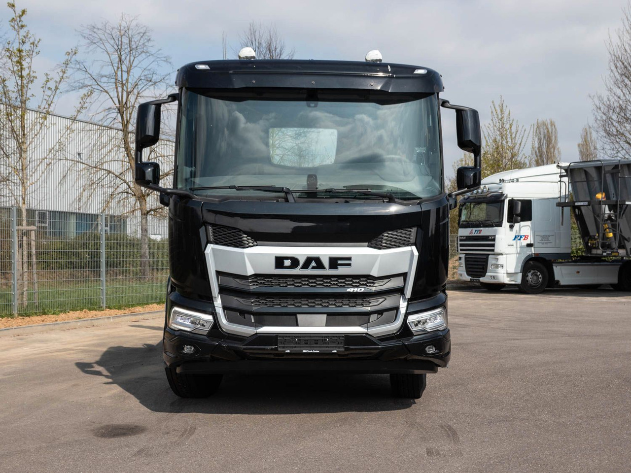 DAF FA XD 410 VDL Absetzkipper DAF FA XD 410 VDL Absetzkipper - Autocarro multibenna: foto 2 DAF FA XD 410 VDL Absetzkipper DAF FA XD 410 VDL Absetzkipper - Autocarro multibenna: foto 2