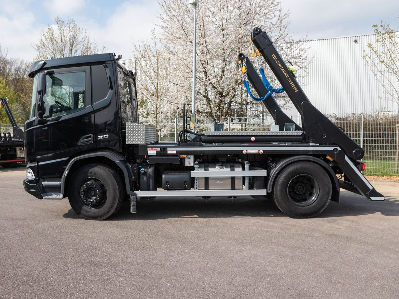 DAF FA XD 410 VDL Absetzkipper DAF FA XD 410 VDL Absetzkipper - Autocarro multibenna: foto 4 DAF FA XD 410 VDL Absetzkipper DAF FA XD 410 VDL Absetzkipper - Autocarro multibenna: foto 4