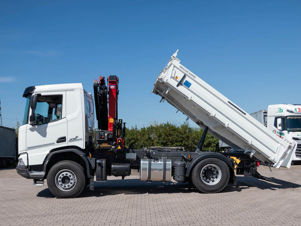DAF FA XDC 370 Krankipper DAF XDC 370 FA Meiller Krankipper HMF - Camion con gru, Autocarro ribaltabile: foto 3 DAF FA XDC 370 Krankipper DAF XDC 370 FA Meiller Krankipper HMF - Camion con gru, Autocarro ribaltabile: foto 3