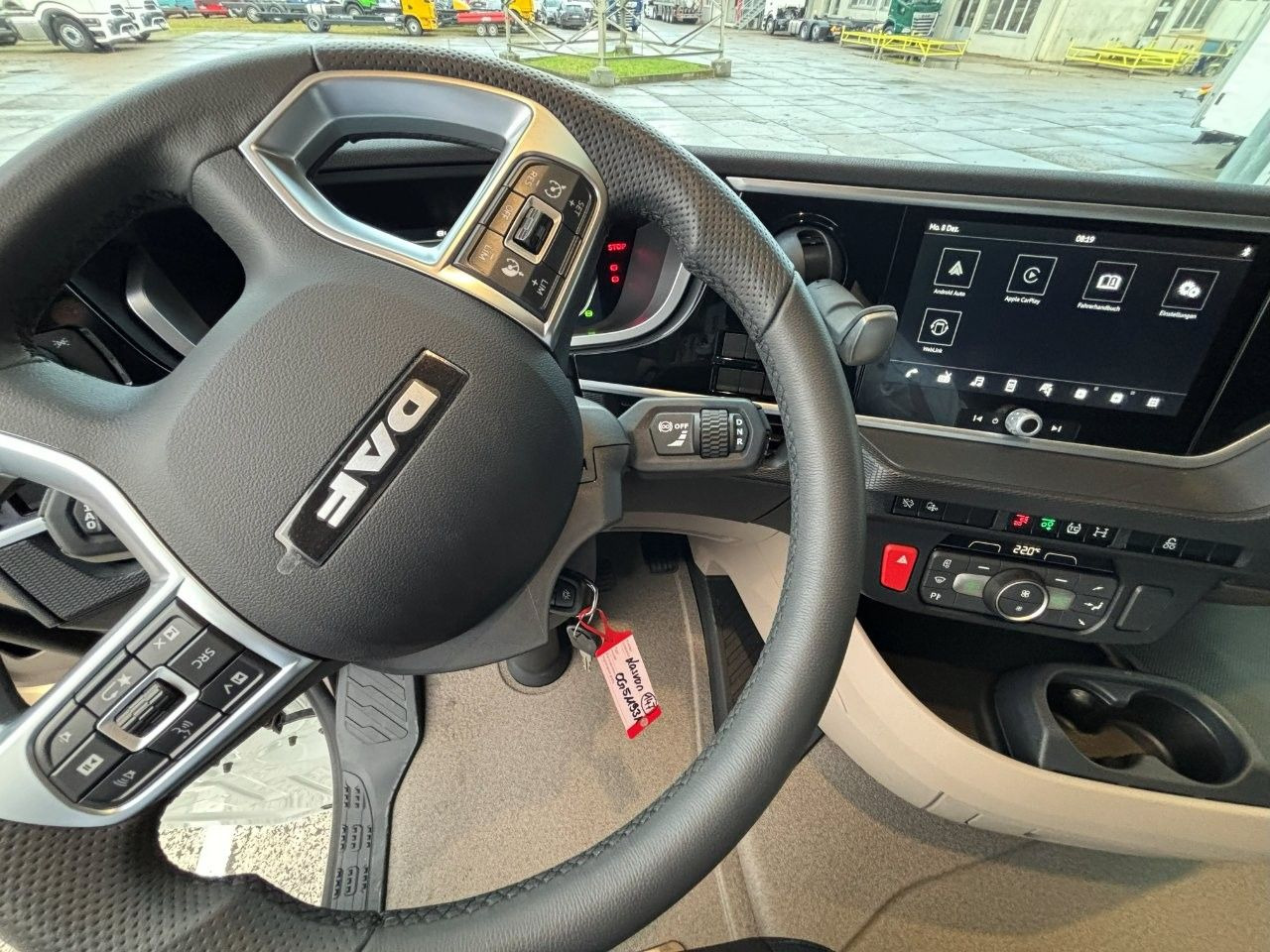 Autocarro trasporto di bevande DAF FAN XG 480 Swing-Board-Aufbau Mitnahmestapler: foto 15 Autocarro trasporto di bevande DAF FAN XG 480 Swing-Board-Aufbau Mitnahmestapler: foto 15