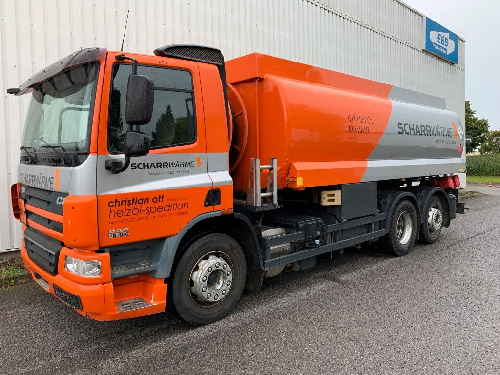 DAF FANCF75 - Camion cisterna: foto 1 DAF FANCF75 - Camion cisterna: foto 1