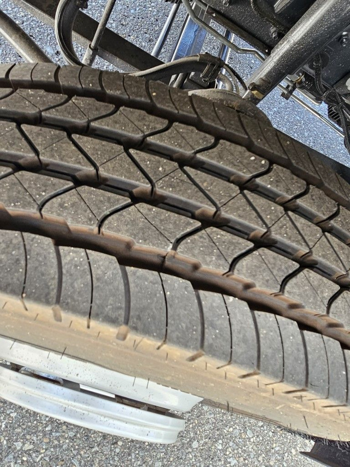 Leasing di DAF LF 210 7,49t Spier Pritsche-Plane LBW Tageszulas DAF FA LF 210 08t Spier Pritsche mit LBW DAF LF 210 7,49t Spier Pritsche-Plane LBW Tageszulas DAF FA LF 210 08t Spier Pritsche mit LBW: foto 20