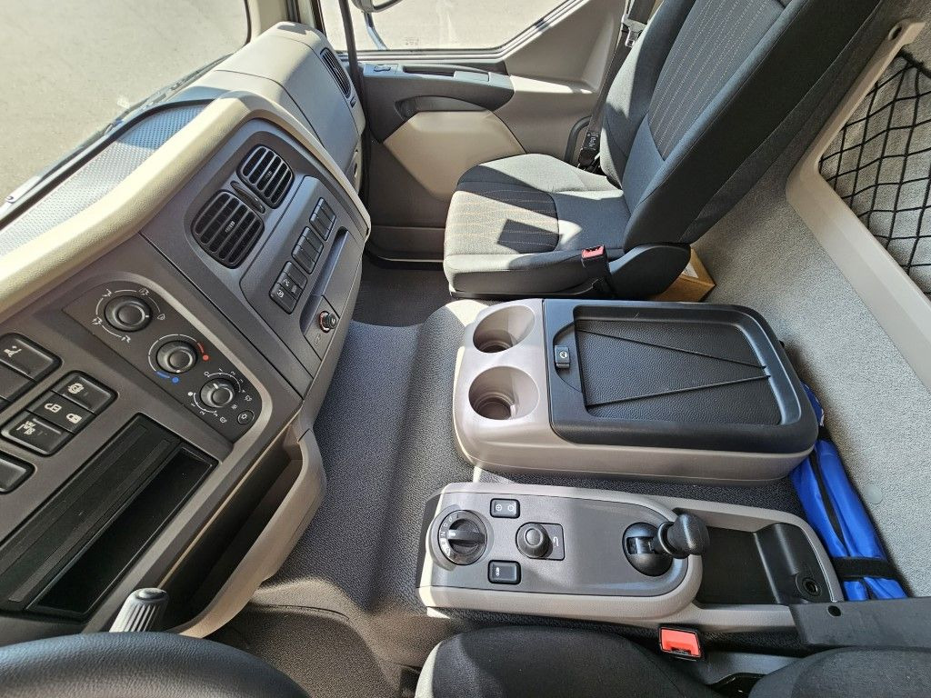 Leasing di DAF LF 210 7,49t Spier Pritsche-Plane LBW Tageszulas DAF FA LF 210 08t Spier Pritsche mit LBW DAF LF 210 7,49t Spier Pritsche-Plane LBW Tageszulas DAF FA LF 210 08t Spier Pritsche mit LBW: foto 13
