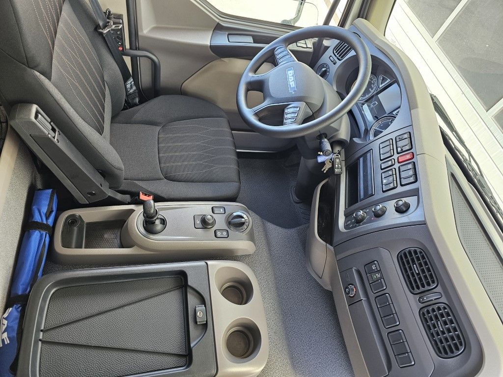 Leasing di DAF LF 210 7,49t Spier Pritsche-Plane LBW Tageszulas DAF FA LF 210 08t Spier Pritsche mit LBW DAF LF 210 7,49t Spier Pritsche-Plane LBW Tageszulas DAF FA LF 210 08t Spier Pritsche mit LBW: foto 15