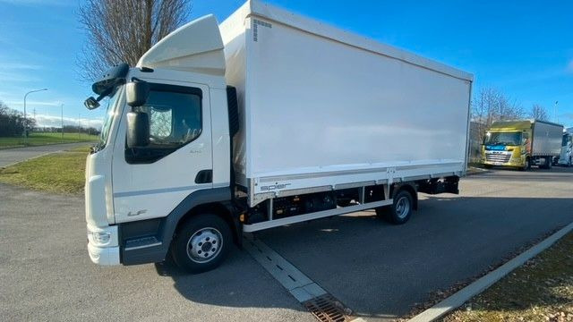 DAF LF 210 8t Pritsche-Plane LBW Tageszulassung DAF FA LF 210 08t Spier Pritsche-Plane - Camion centinato: foto 1 DAF LF 210 8t Pritsche-Plane LBW Tageszulassung DAF FA LF 210 08t Spier Pritsche-Plane - Camion centinato: foto 1