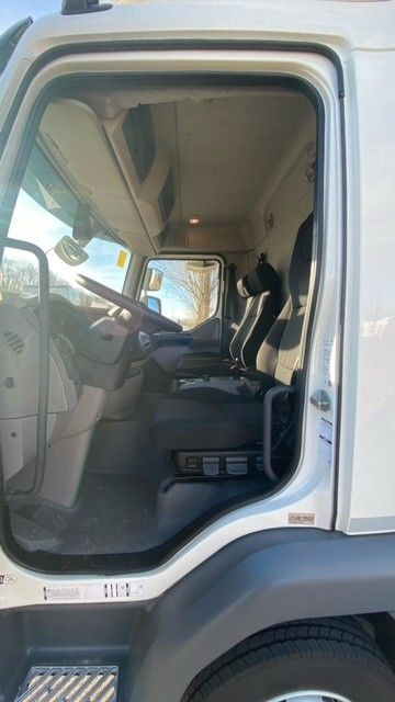 DAF LF 210 8t Pritsche-Plane LBW Tageszulassung DAF FA LF 210 08t Spier Pritsche-Plane - Camion centinato: foto 5 DAF LF 210 8t Pritsche-Plane LBW Tageszulassung DAF FA LF 210 08t Spier Pritsche-Plane - Camion centinato: foto 5