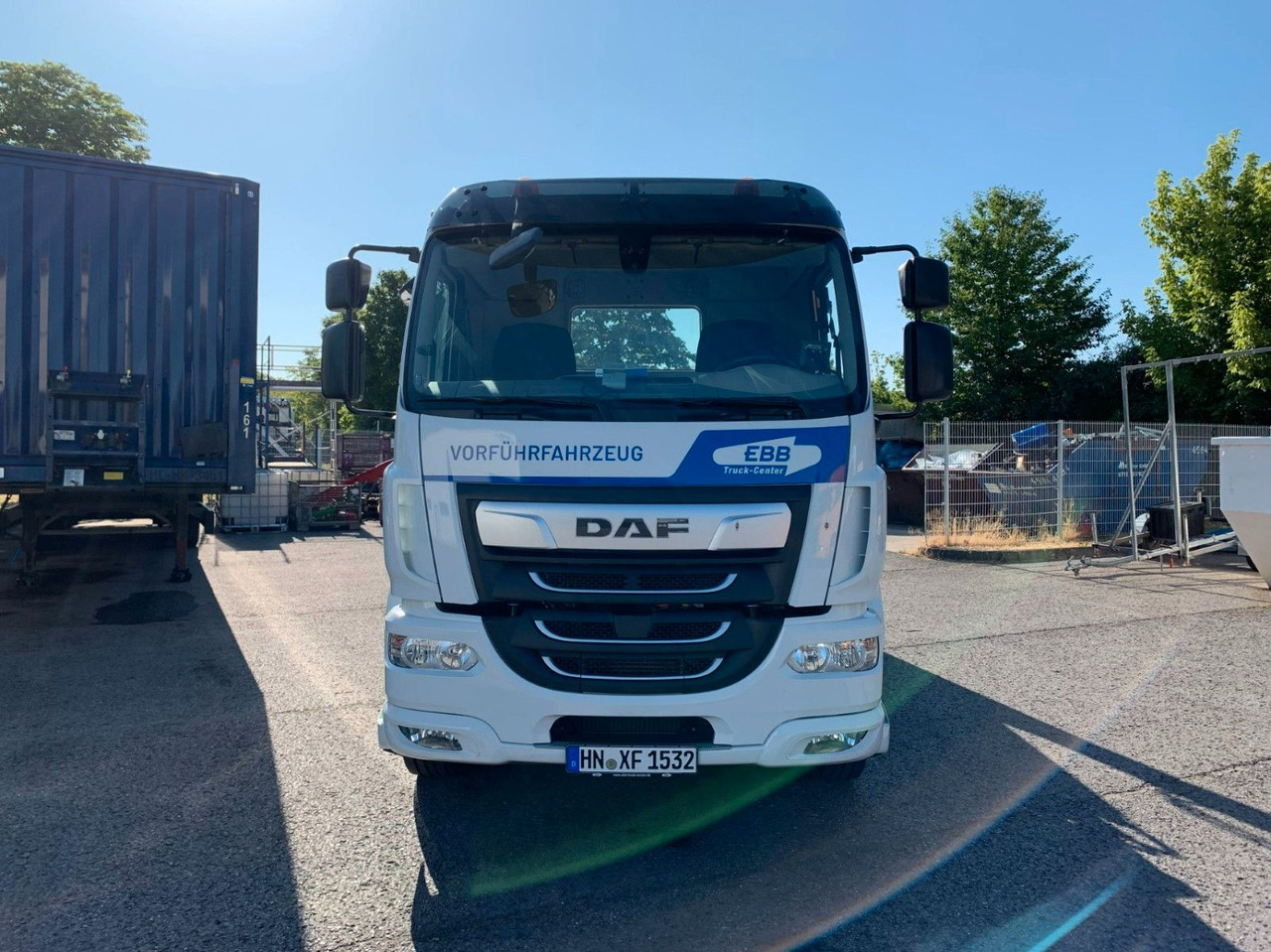DAF LF 310 18t VDL Absetzkipper DAF LF 310 18t VDL Absetzkipper - Autocarro multibenna: foto 2 DAF LF 310 18t VDL Absetzkipper DAF LF 310 18t VDL Absetzkipper - Autocarro multibenna: foto 2