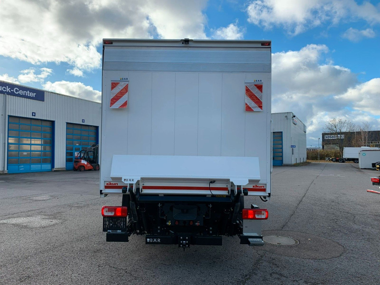 DAF XD 370 FA Getränkeaufbau zikun - Autocarro trasporto di bevande: foto 5 DAF XD 370 FA Getränkeaufbau zikun - Autocarro trasporto di bevande: foto 5