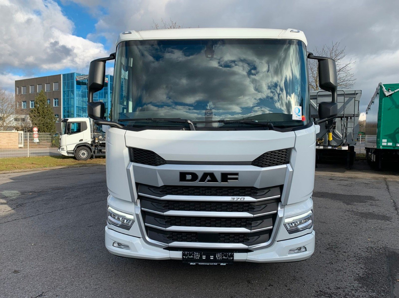 DAF XD 370 FA Getränkeaufbau zikun - Autocarro trasporto di bevande: foto 2 DAF XD 370 FA Getränkeaufbau zikun - Autocarro trasporto di bevande: foto 2