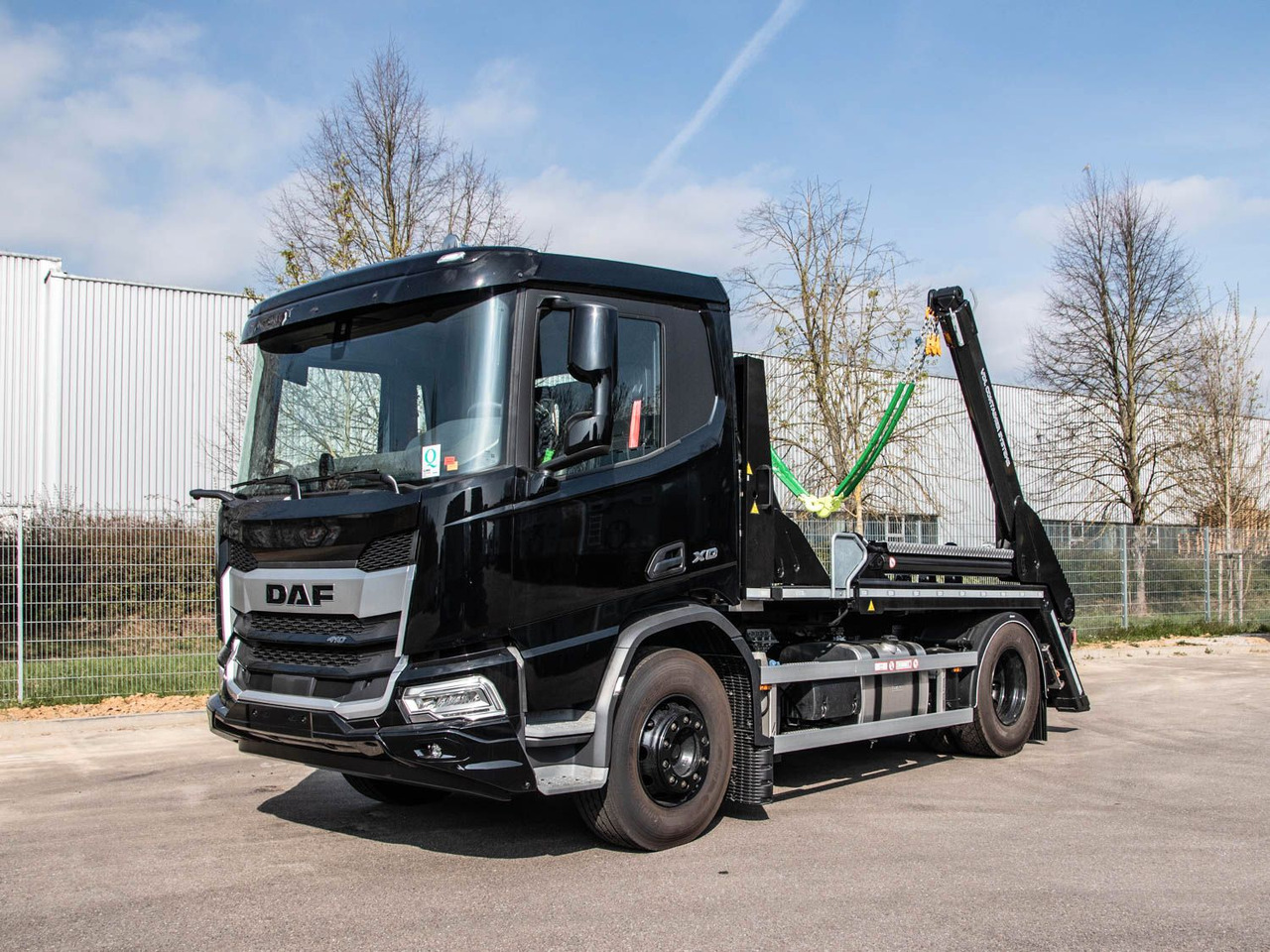 DAF XD 410 FA Absetzkipper DAF XD 410 FA Absetzkipper - Autocarro multibenna: foto 1 DAF XD 410 FA Absetzkipper DAF XD 410 FA Absetzkipper - Autocarro multibenna: foto 1