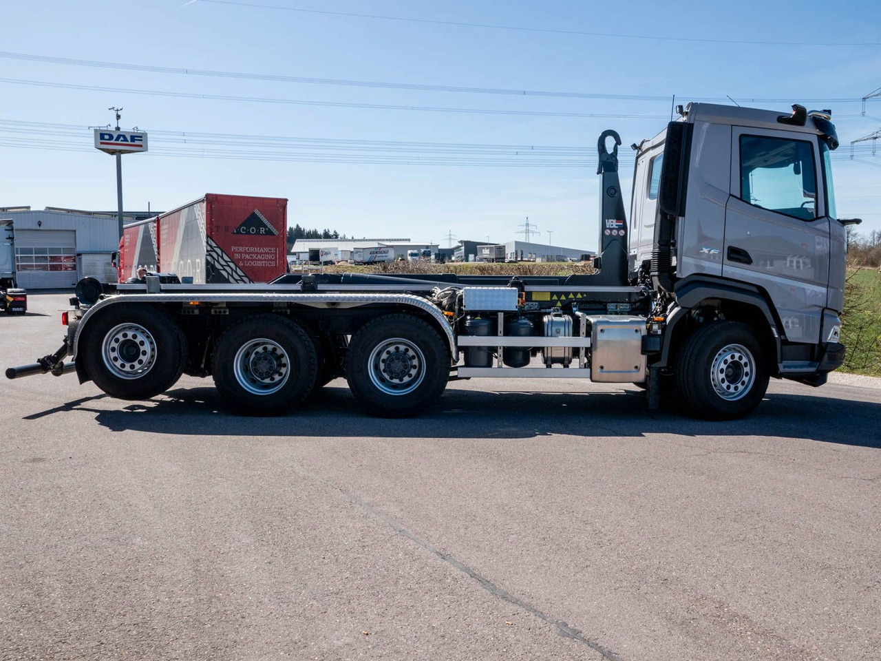 DAF XF 530 FAW mit VDL Abrollkipper DAF XF 530 FAW mit VDL Abrollkipper - Autocarro scarrabile: foto 4 DAF XF 530 FAW mit VDL Abrollkipper DAF XF 530 FAW mit VDL Abrollkipper - Autocarro scarrabile: foto 4