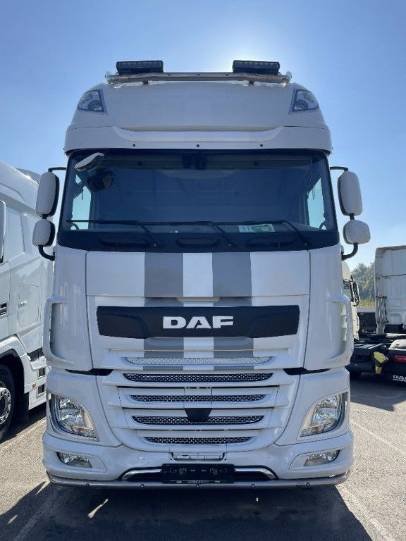 DAF FT XF480 SSC, 2x Tank, Standklima, Lampenbügel DAF FT XF480 SSC, 2x Tank, Standklima, Lampenbügel - Trattore stradale: foto 3 DAF FT XF480 SSC, 2x Tank, Standklima, Lampenbügel DAF FT XF480 SSC, 2x Tank, Standklima, Lampenbügel - Trattore stradale: foto 3