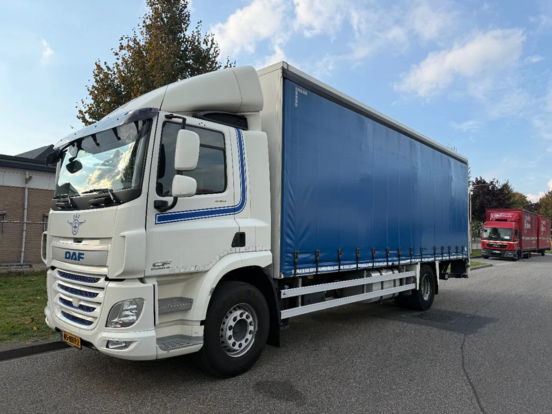 DAF CF 290 2016 - Autocarro furgonato: foto 1 DAF CF 290 2016 - Autocarro furgonato: foto 1