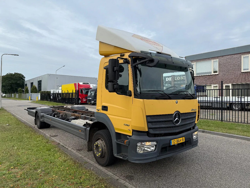 Mercedes-Benz Atego 1318 L - Autocarro telaio: foto 1 Mercedes-Benz Atego 1318 L - Autocarro telaio: foto 1