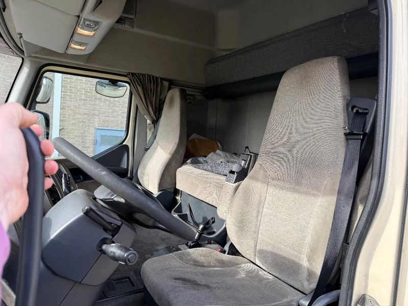 Renault Premium 330 2006 euro 3 airco - Autocarro furgonato: foto 5 Renault Premium 330 2006 euro 3 airco - Autocarro furgonato: foto 5