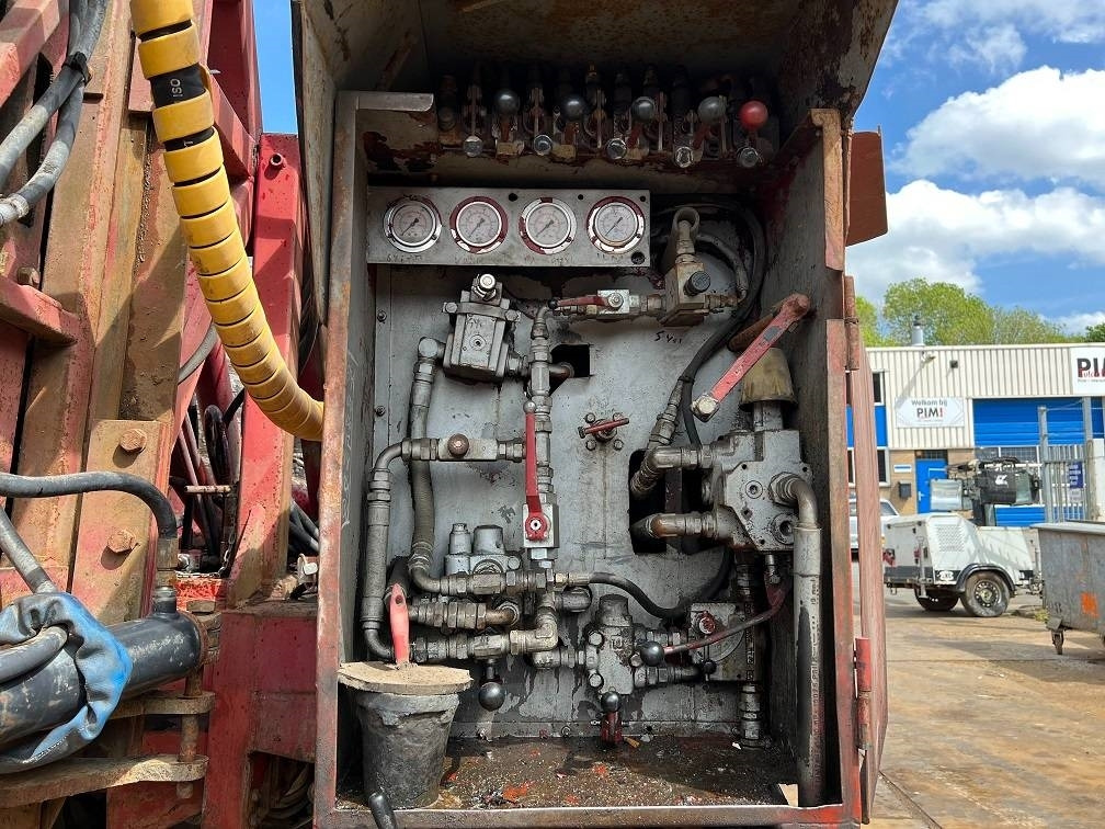 Perforatrice Sisu 12E480 6X6 WATER WELL DRILL ATLAS COPCO XRV410 (50: foto 11