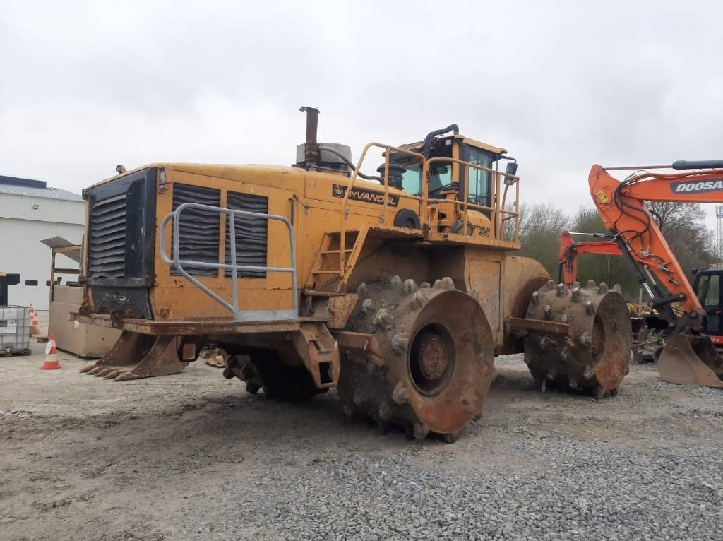 Rullo compattatore/ Rullo compressore Vandel 550-4 ( VOLVO L350H ): foto 15